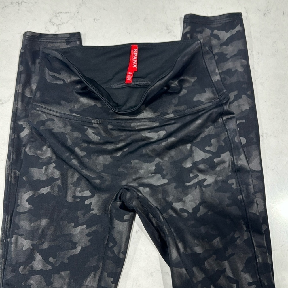 Spanx Faux Leather Camo Leggings Black / Small / High Shine